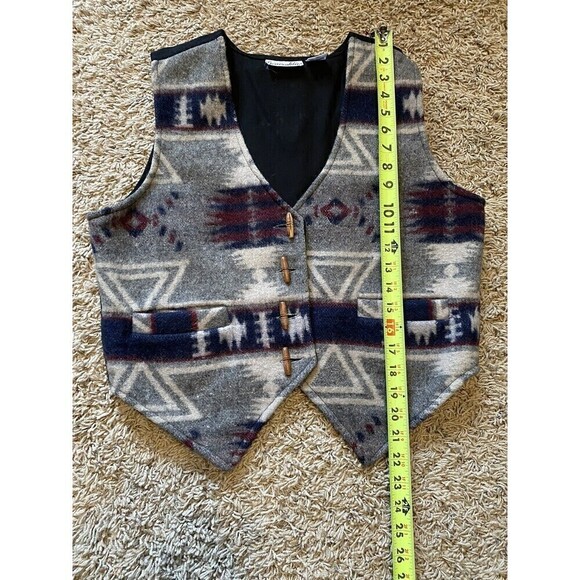 Generalities Vest Women’s Medium Vtg Aztec Wool Multicolor Pockets Wood Buttons - Picture 6 of 9